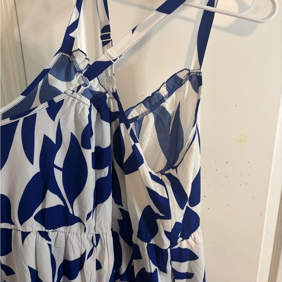 BloomChic Blue and White Leaf Print jumpsuit size 18-20 EUC - Picture 4 of 5